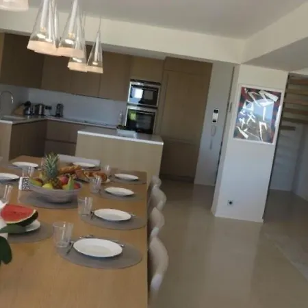 Prázdninový dům Five Bedrooms *